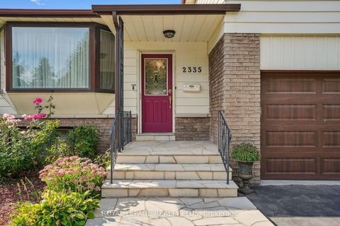 Photo 4 at 2335 Wyandotte Drive, WO West, Oakville