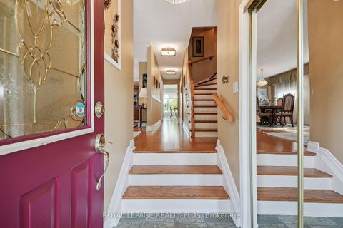 Photo 5 at 2335 Wyandotte Drive, WO West, Oakville