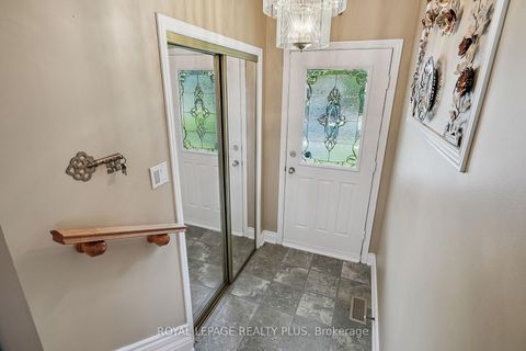 Photo 6 at 2335 Wyandotte Drive, WO West, Oakville