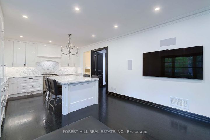 Photo 10 at 16 Forest Ridge Drive, Forest Hill North, Toronto