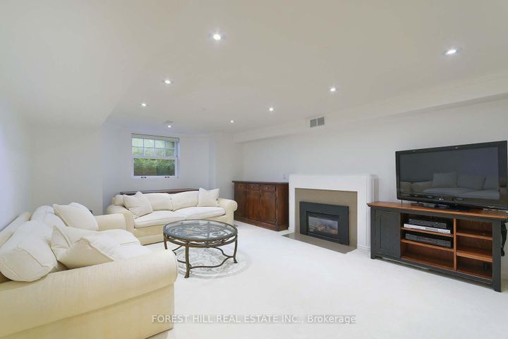 Photo 38 at 16 Forest Ridge Drive, Forest Hill North, Toronto