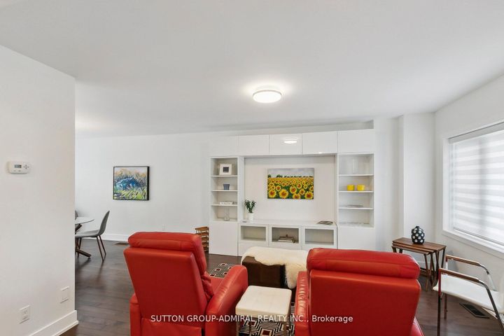 Photo 6 at 34 Elvina Gardens, Mount Pleasant East, Toronto