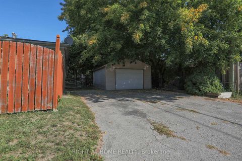 Photo 2 at 303 Blue Grass Boulevard, Crosby, Richmond Hill