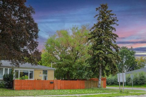 Photo 4 at 303 Blue Grass Boulevard, Crosby, Richmond Hill