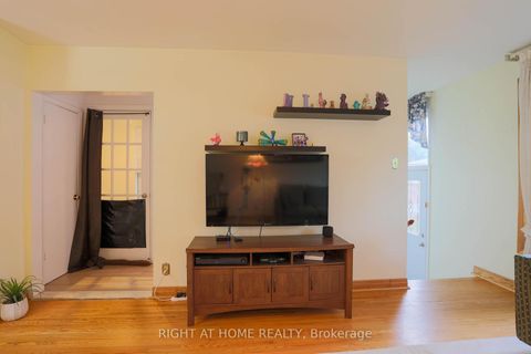 Photo 10 at 303 Blue Grass Boulevard, Crosby, Richmond Hill