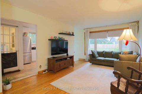 Photo 12 at 303 Blue Grass Boulevard, Crosby, Richmond Hill