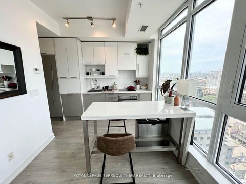 Photo 7 at 2202 - 199 Richmond Street W, Waterfront Communities C1, Toronto Photo 7 at 2202 - 199 Richmond Street W, Waterfront Communities C1, Toronto