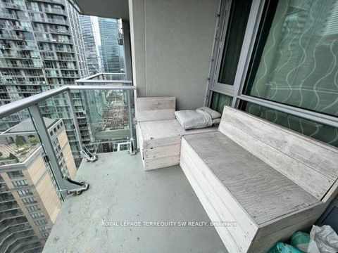 Photo 18 at 2202 - 199 Richmond Street W, Waterfront Communities C1, Toronto