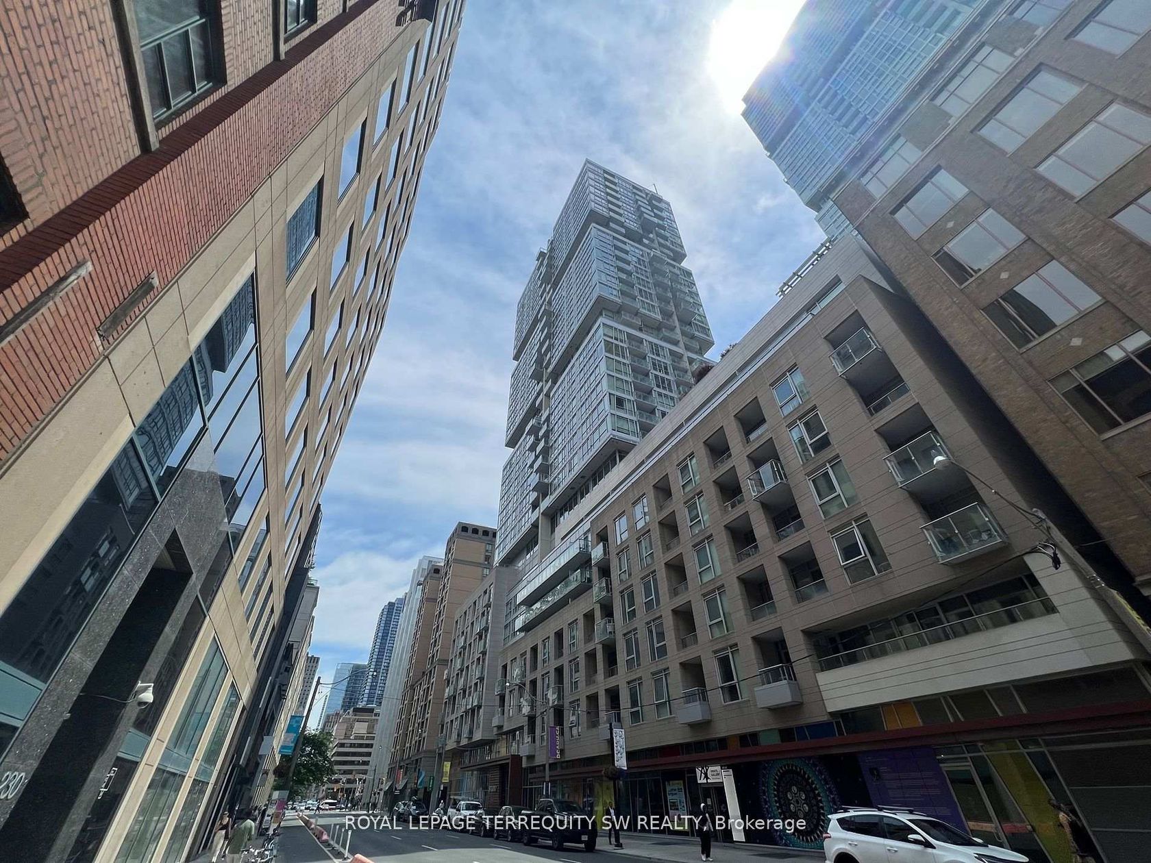 2202 - 199 Richmond Street W, Waterfront Communities C1, Toronto  by Loree Meneguzzi Real Estate 2202 - 199 Richmond Street W, Waterfront Communities C1, Toronto