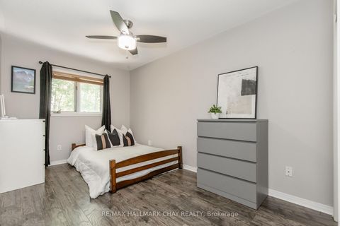 Photo 15 at 256 Ferndale Drive S, Ardagh, Barrie