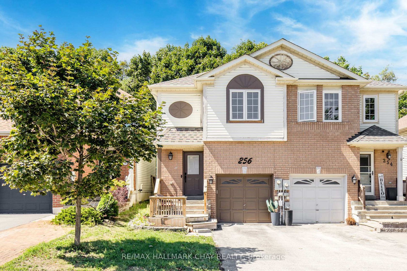 256 Ferndale Drive S, Ardagh, Barrie photo number 2