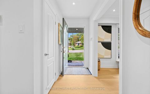 Photo 4 at 17 Fleetwell Court, Willowdale West, Toronto