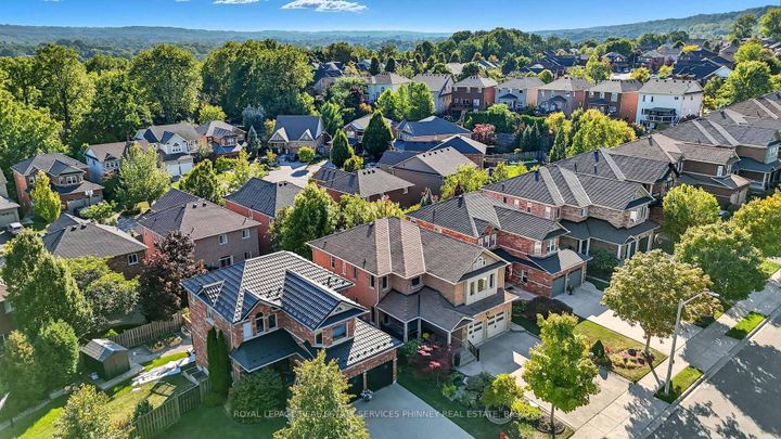 Photo 1 at 47 Livingstone Drive, Dundas, Hamilton