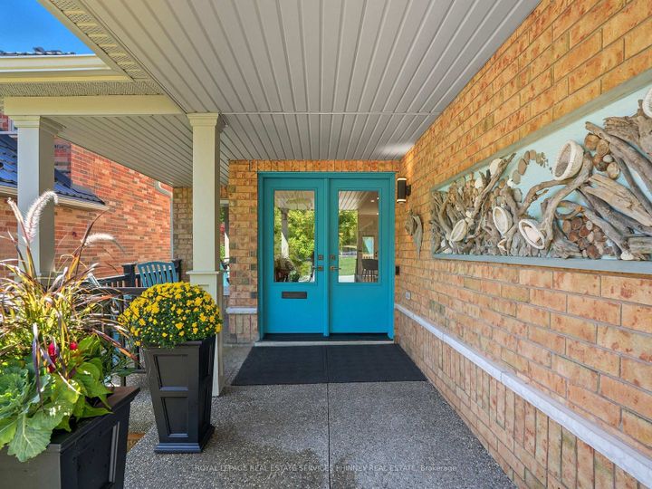 Photo 2 at 47 Livingstone Drive, Dundas, Hamilton