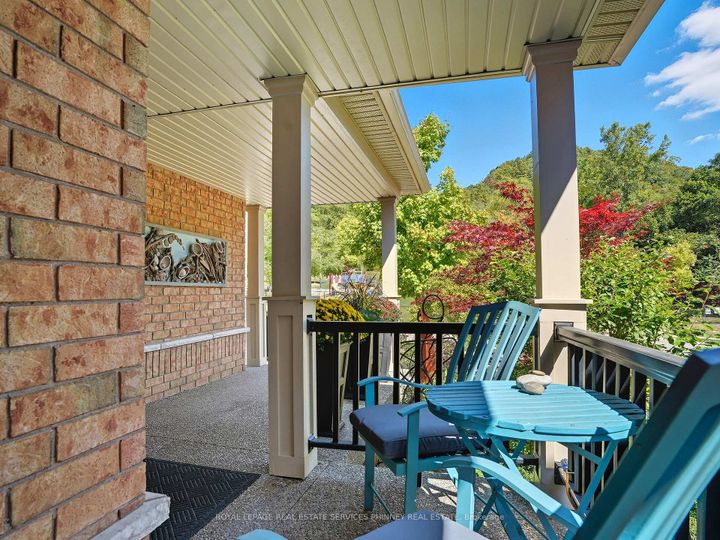 Photo 4 at 47 Livingstone Drive, Dundas, Hamilton