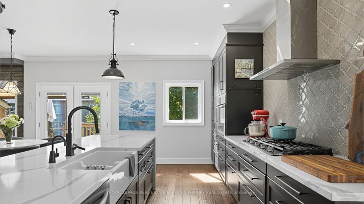 Photo 11 at 47 Livingstone Drive, Dundas, Hamilton