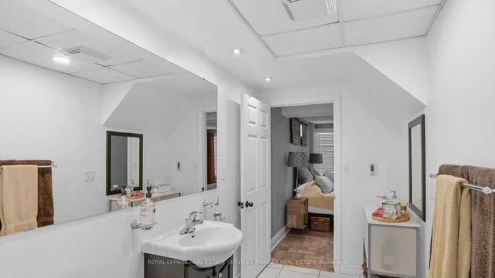 Photo 33 at 47 Livingstone Drive, Dundas, Hamilton