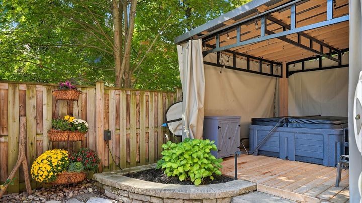 Photo 35 at 47 Livingstone Drive, Dundas, Hamilton