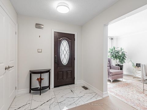 Photo 2 at 5 Mandel Crescent, Devonsleigh, Richmond Hill