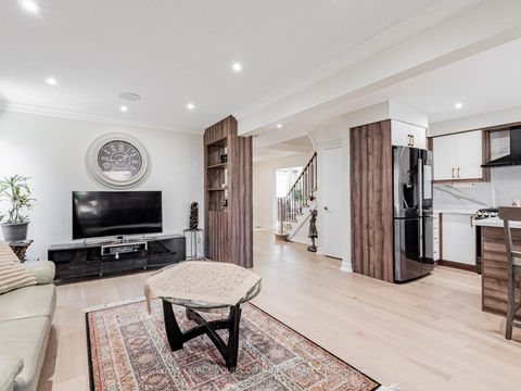 Photo 15 at 5 Mandel Crescent, Devonsleigh, Richmond Hill