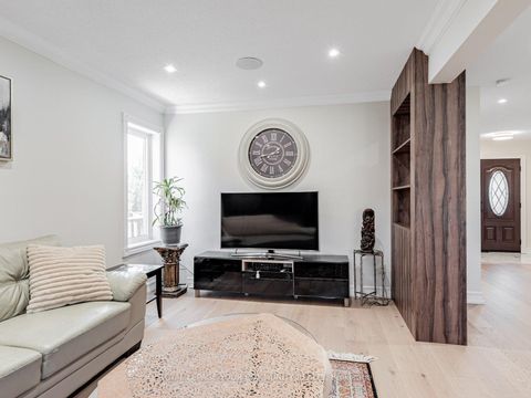 Photo 16 at 5 Mandel Crescent, Devonsleigh, Richmond Hill