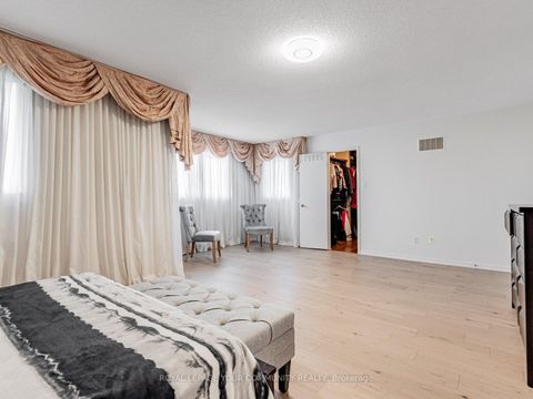 Photo 21 at 5 Mandel Crescent, Devonsleigh, Richmond Hill