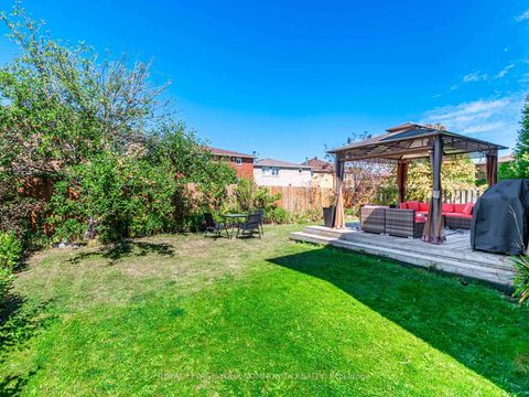 Photo 30 at 5 Mandel Crescent, Devonsleigh, Richmond Hill