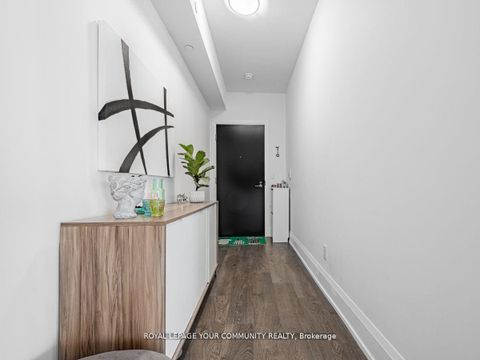 Photo 4 at 1402 - 101 Erskine Avenue, Mount Pleasant West, Toronto