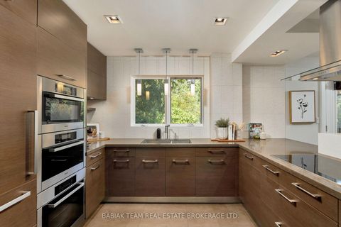 Photo 12 at 74 Humberview Road, Lambton Baby Point, Toronto