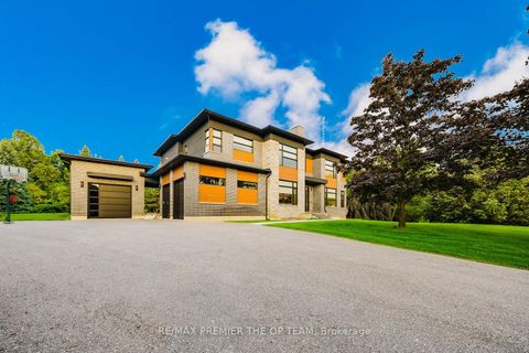 Photo 2 at 91 Rachelle Court, Kleinburg, Vaughan