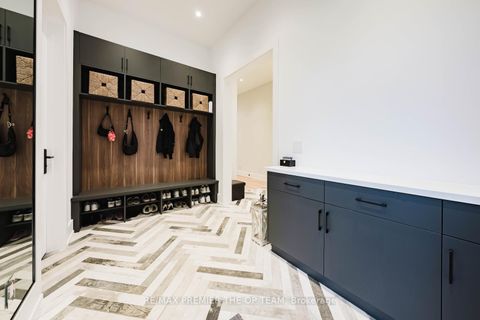 Photo 19 at 91 Rachelle Court, Kleinburg, Vaughan