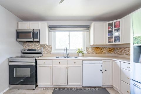 Photo 4 at 19 - 233 Innisfil Street, Allandale Centre, Barrie Photo 4 at 19 - 233 Innisfil Street, Allandale Centre, Barrie