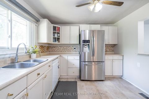 Photo 5 at 19 - 233 Innisfil Street, Allandale Centre, Barrie