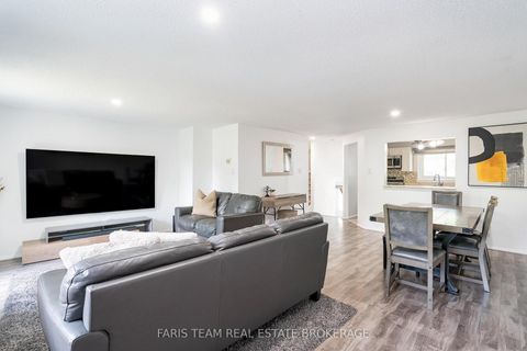Photo 8 at 19 - 233 Innisfil Street, Allandale Centre, Barrie