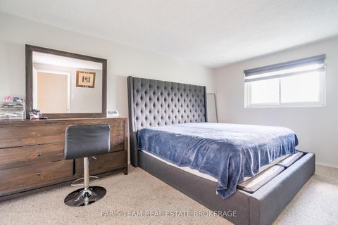 Photo 12 at 19 - 233 Innisfil Street, Allandale Centre, Barrie