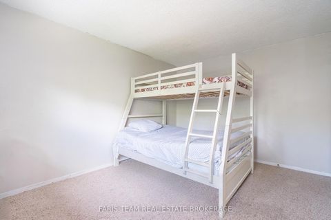 Photo 14 at 19 - 233 Innisfil Street, Allandale Centre, Barrie