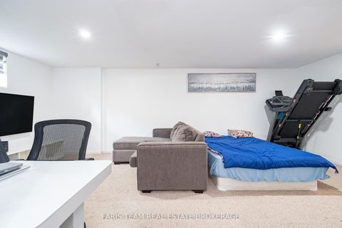 Photo 18 at 19 - 233 Innisfil Street, Allandale Centre, Barrie
