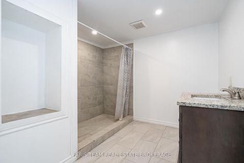 Photo 19 at 19 - 233 Innisfil Street, Allandale Centre, Barrie