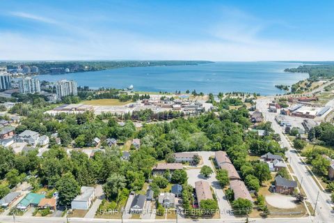 Photo 24 at 19 - 233 Innisfil Street, Allandale Centre, Barrie