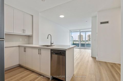 Photo 1 at 233 - 2885 Bayview Avenue, Bayview Village, Toronto
