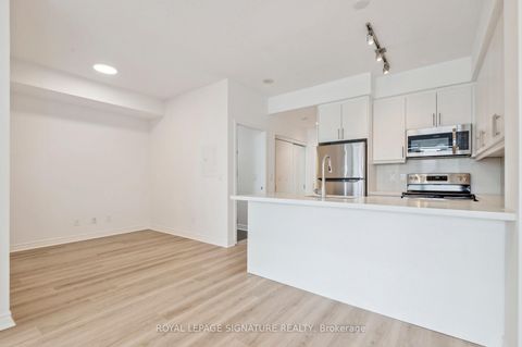 Photo 10 at 233 - 2885 Bayview Avenue, Bayview Village, Toronto