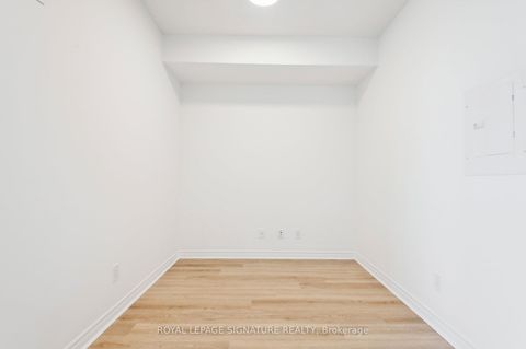 Photo 12 at 233 - 2885 Bayview Avenue, Bayview Village, Toronto