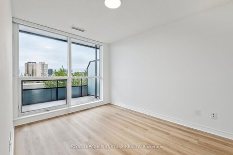 Photo 13 at 233 - 2885 Bayview Avenue, Bayview Village, Toronto