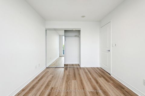 Photo 15 at 233 - 2885 Bayview Avenue, Bayview Village, Toronto