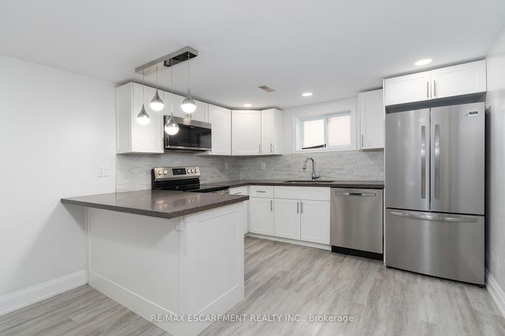 Photo 13 at 493 Upper Gage Avenue, Sunninghill, Hamilton