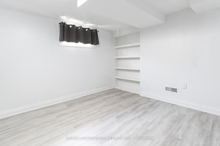 Photo 14 at 493 Upper Gage Avenue, Sunninghill, Hamilton