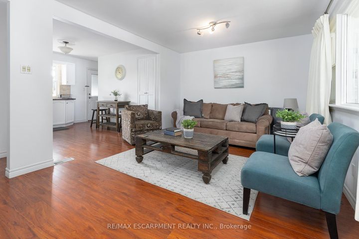 Photo 3 at 493 Upper Gage Avenue, Sunninghill, Hamilton