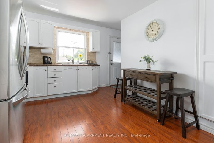 Photo 4 at 493 Upper Gage Avenue, Sunninghill, Hamilton