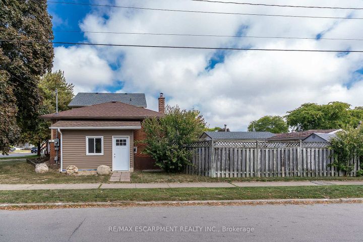 Photo 20 at 493 Upper Gage Avenue, Sunninghill, Hamilton