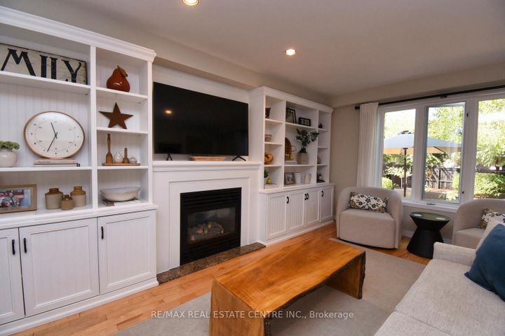Photo 8 at 35 Eringate Drive, Stoney Creek Mountain, Hamilton